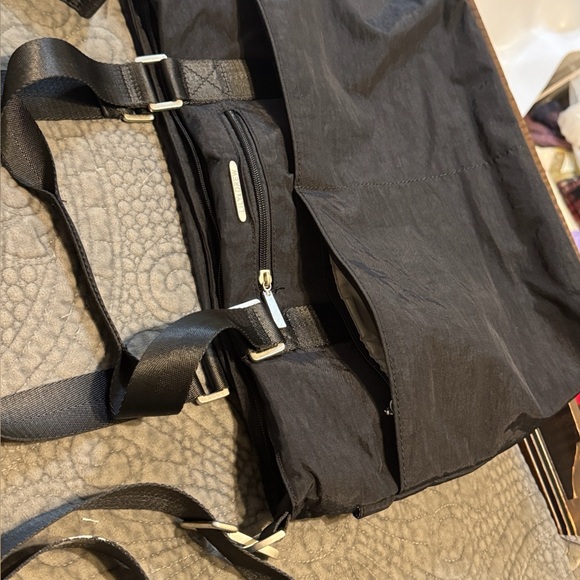 Chic Black Women's Tote Bag - Picture 3 of 8